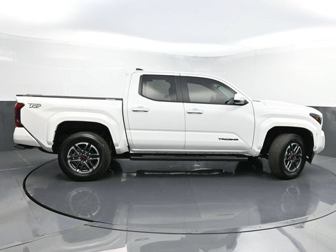 Used 2024 Toyota Tacoma TRD Sport AWD/4WD image 41