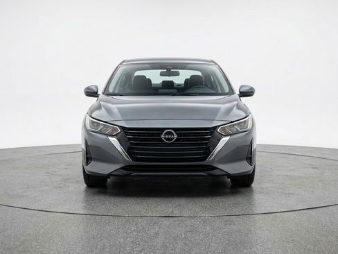 Used 2025 Nissan Sentra SV image 2