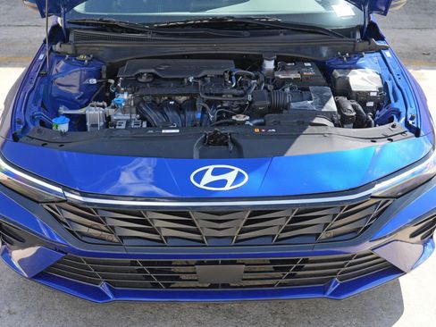Used 2026 Hyundai Elantra SEL Sport Premium w/ Cargo Package FWD image 7