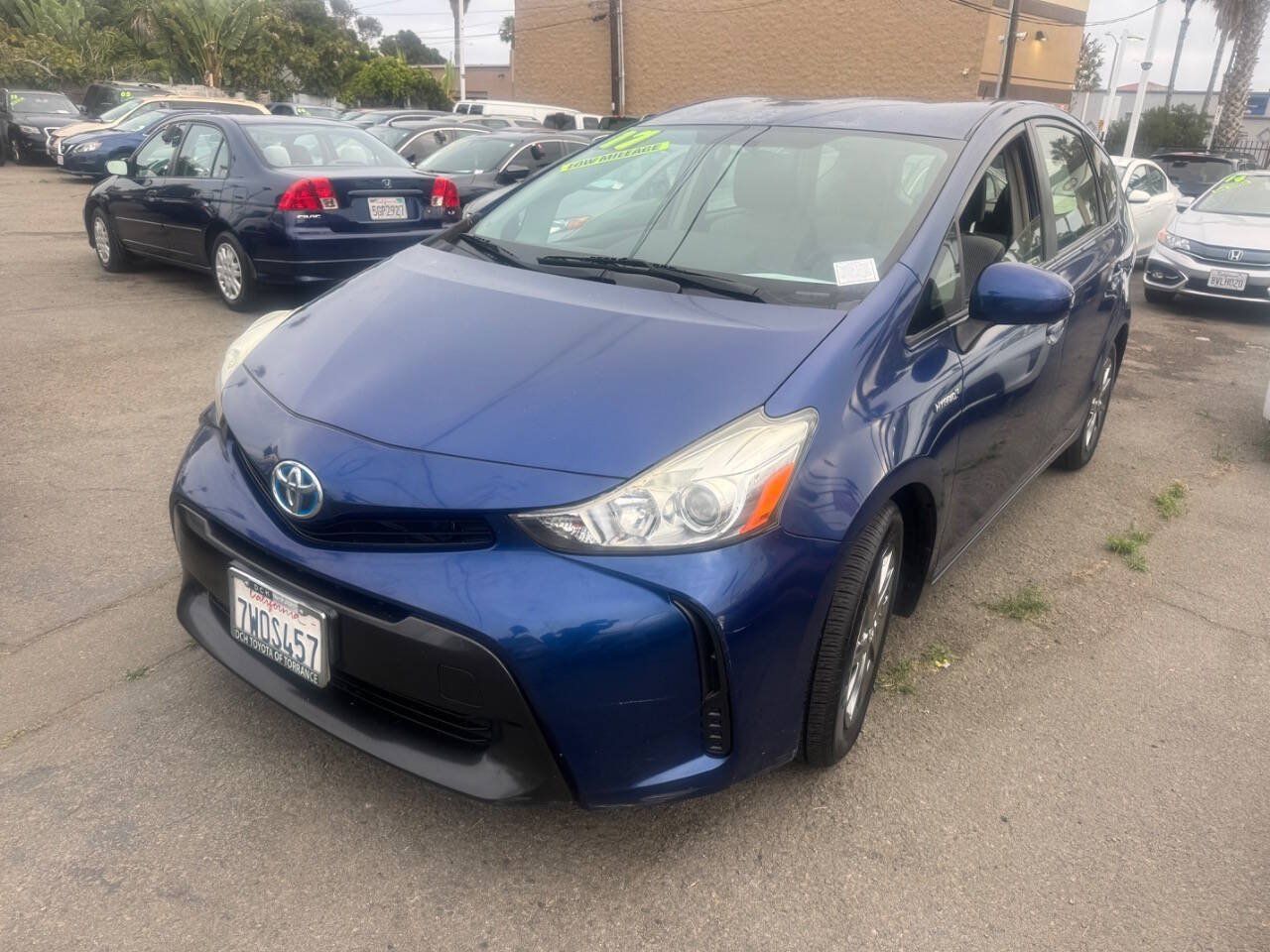 Used 2017 Toyota Prius V Two w/ Carpet Mat Package FWD image 2