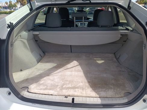 Used 2012 Toyota Prius Two FWD image 10