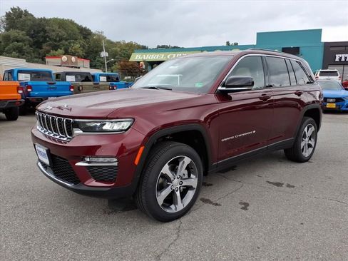 New 2025 Jeep Grand Cherokee Limited image 8
