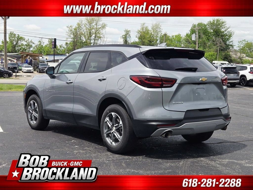 Used 2024 Chevrolet Blazer LT w/ Convenience Package FWD image 5
