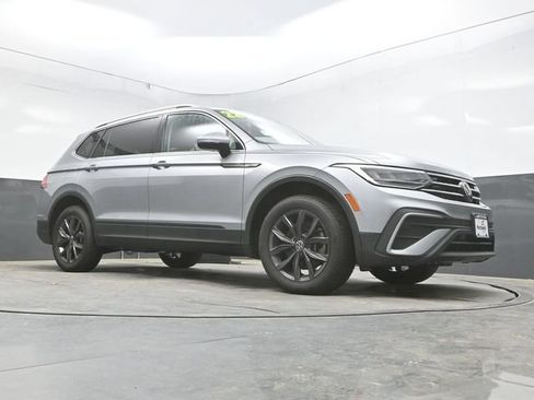 Used 2022 Volkswagen Tiguan SE FWD image 25