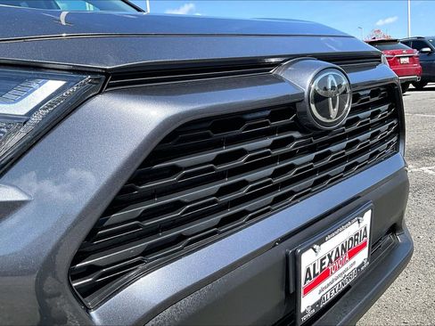 Used 2024 Toyota RAV4 XLE image 28