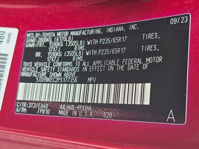 Used 2023 Toyota Sienna XLE FWD image 24