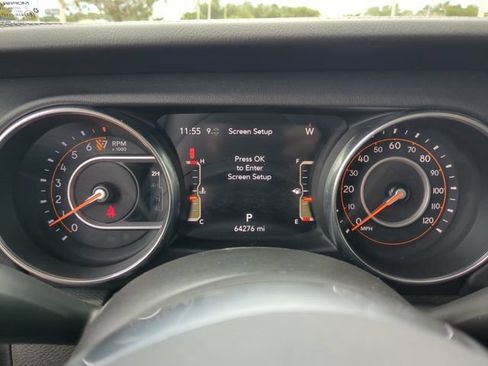 Used 2019 Jeep Wrangler Unlimited Sahara AWD/4WD image 35