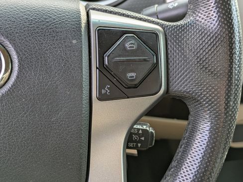 Used 2015 Toyota Tacoma PreRunner w/ SR5 Package image 20