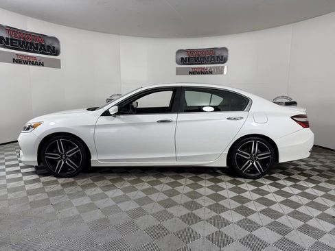 Used 2016 Honda Accord Sport image 4