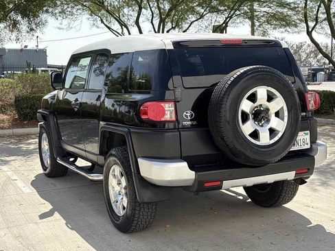 Used 2010 Toyota FJ Cruiser 4WD image 5