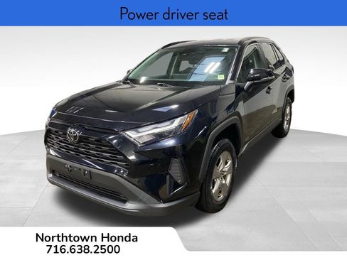 Used 2023 Toyota RAV4 XLE AWD/4WD image 5