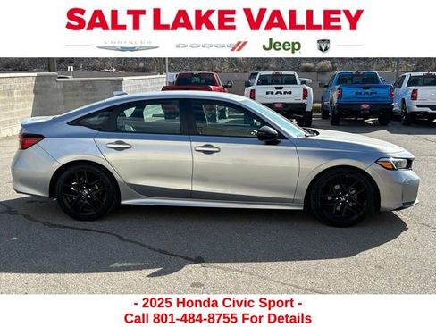 Used 2025 Honda Civic Sport image 4