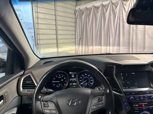 Used 2017 Hyundai Santa Fe SE w/ SE Ultimate Tech Package 03 image 21