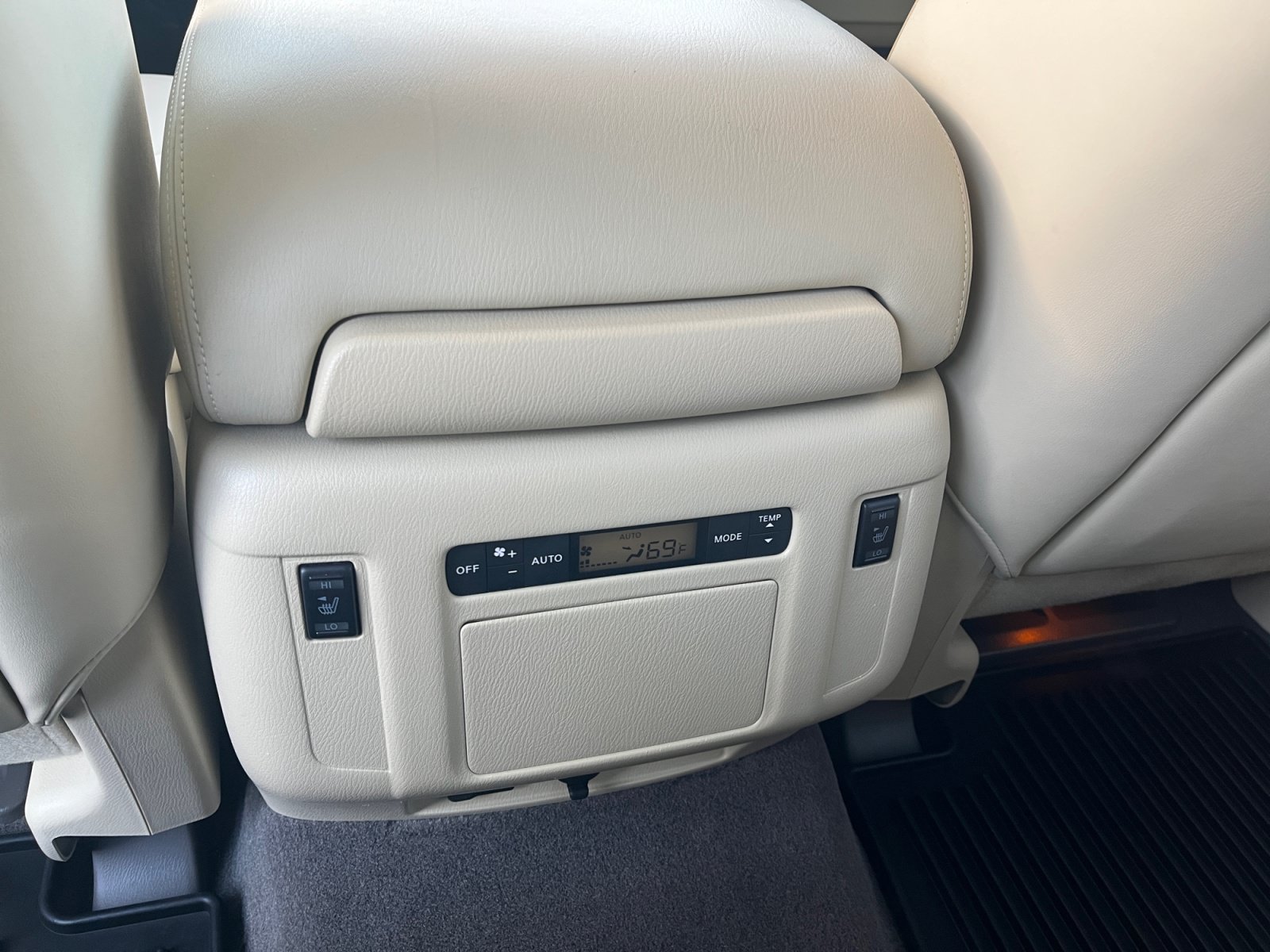 Used 2017 INFINITI QX80 4WD w/ Deluxe Technology Package image 32