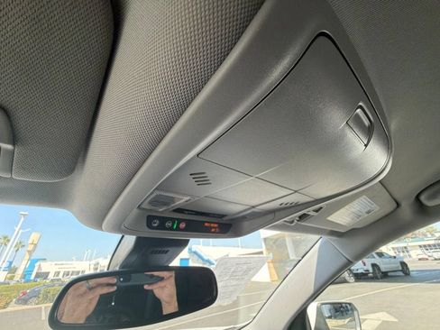 Used 2024 GMC Terrain SLE FWD image 17