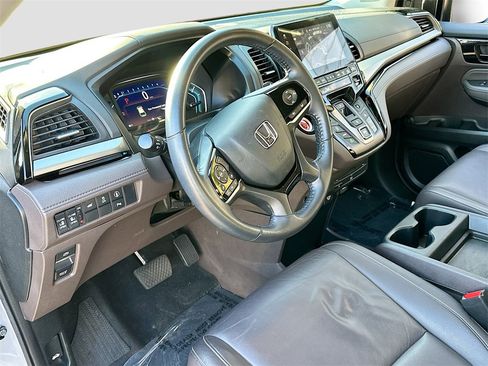 Used 2024 Honda Odyssey Touring image 9