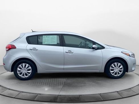 Used 2018 Kia Forte LX image 6