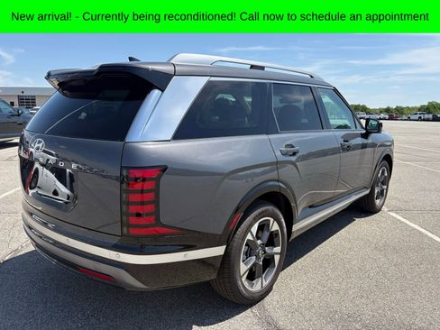 Used 2026 Hyundai Palisade Limited FWD image 3