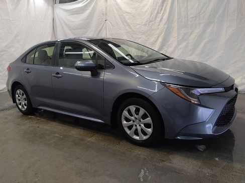 Used 2021 Toyota Corolla LE image 11