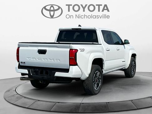 Used 2025 Toyota Tacoma TRD Sport image 6