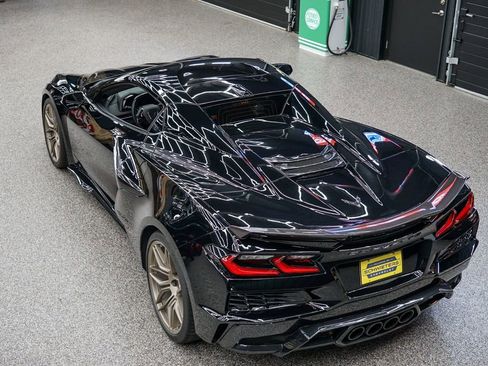 Used 2023 Chevrolet Corvette Z06 w/ Stealth Interior Trim Package image 8