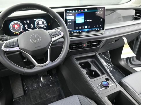 New 2026 Volkswagen Tiguan SE AWD/4WD image 37