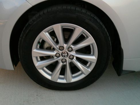 Used 2024 Toyota Corolla SE image 32