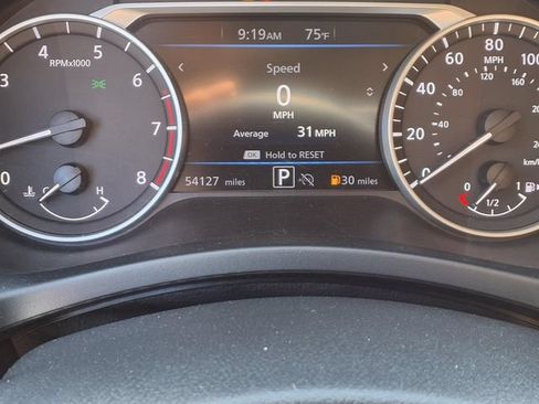 Used 2024 Nissan Sentra SV FWD image 11