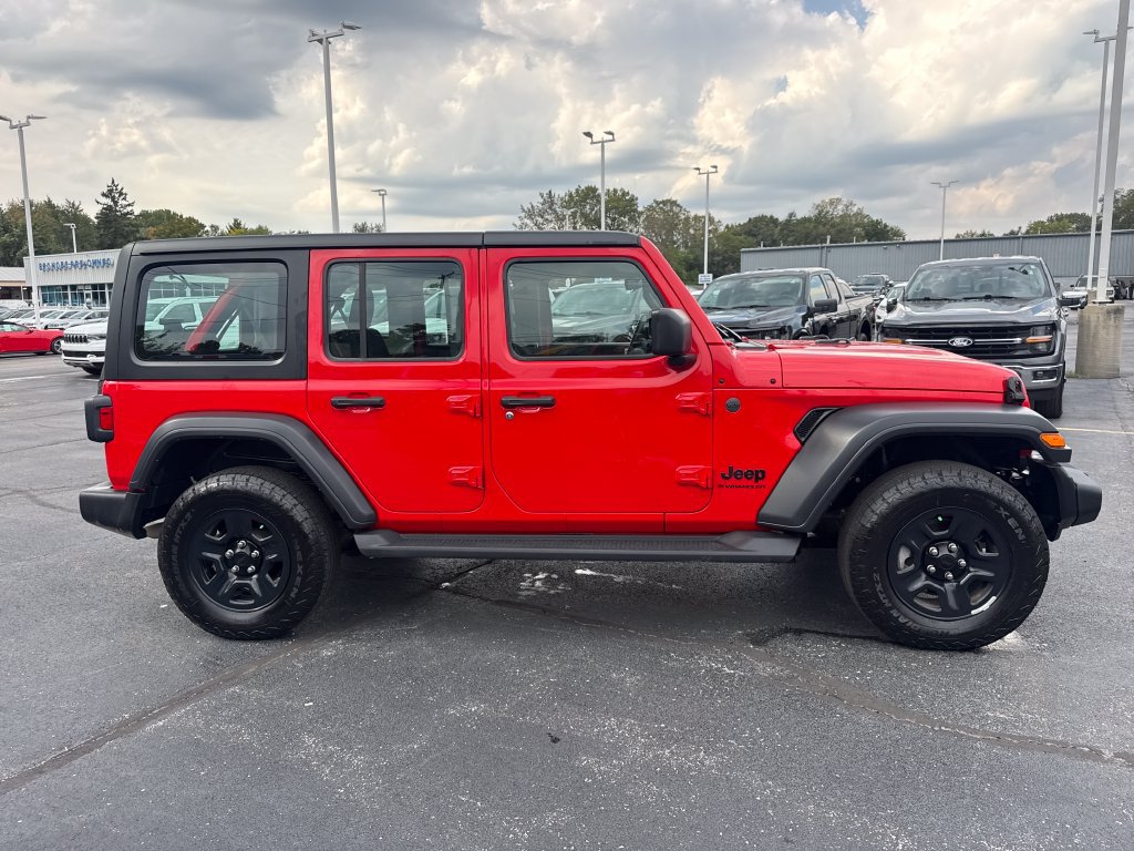 Used 2024 Jeep Wrangler Unlimited Sport AWD/4WD image 6