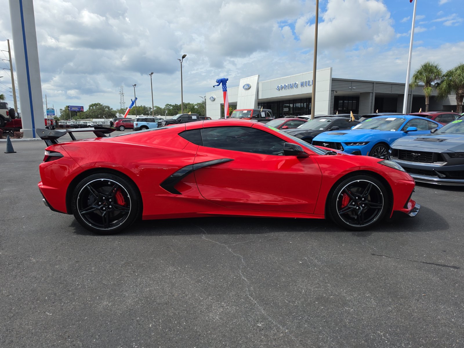 Used 2023 Chevrolet Corvette Stingray Preferred Cpe w/ Engine Appearance Package RWD image 2
