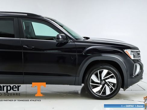 Used 2025 Volkswagen Atlas SE w/ Panoramic Sunroof Package image 12