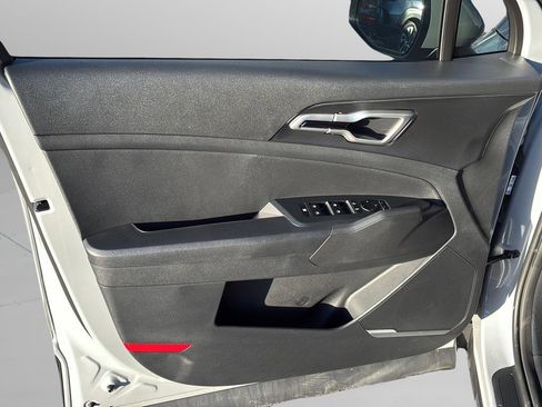 New 2026 Kia Sportage S image 32