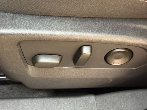Used 2021 Buick Envision Essence AWD/4WD image 15