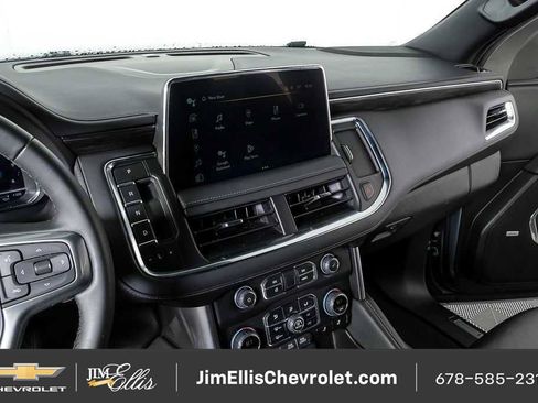 Certified 2024 Chevrolet Suburban LT RWD image 14