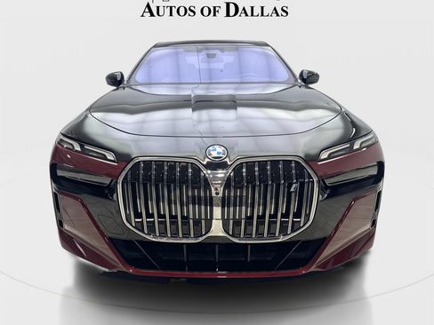 Used 2023 BMW i7 xDrive60 AWD/4WD image 3