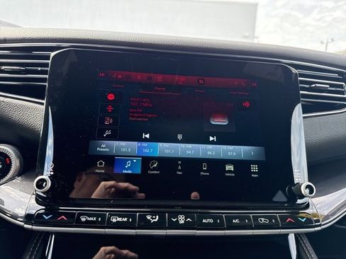 Used 2024 Jeep Wagoneer 4WD image 6