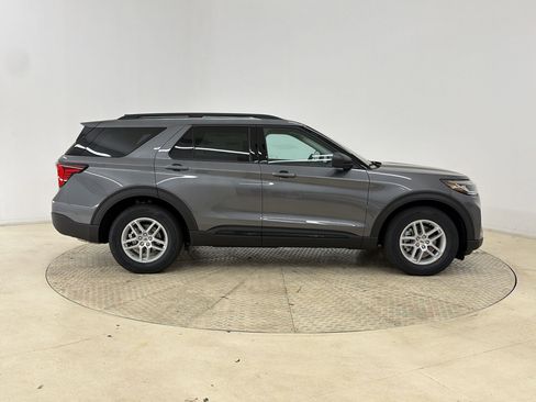 New 2026 Ford Explorer Active RWD image 8