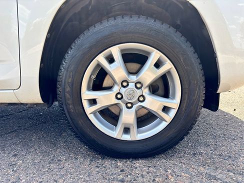 Used 2010 Toyota RAV4 4WD V6 image 16