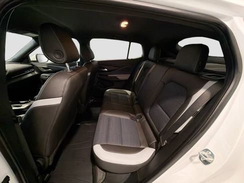 Certified 2025 Buick Envista Preferred image 21