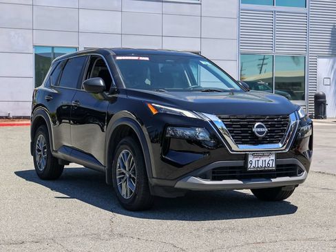 Used 2023 Nissan Rogue S FWD image 2