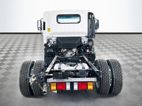 New 2026 Isuzu NPR RWD image 5
