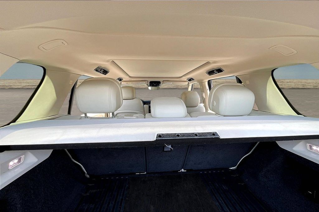 Used 2023 Land Rover Range Rover SE AWD/4WD image 25