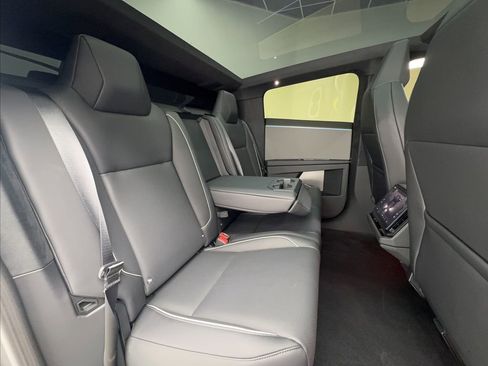 Used 2025 Tesla Cybertruck AWD Crew Cab image 18