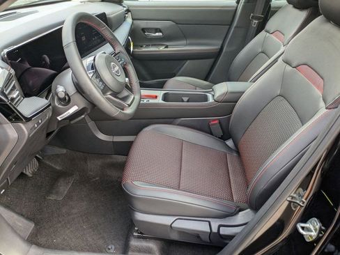 New 2025 Nissan Kicks SR w/ SR Premium Package image 36