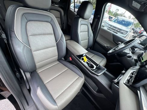 Used 2025 Chevrolet Equinox LT w/ Convenience Package II FWD image 17
