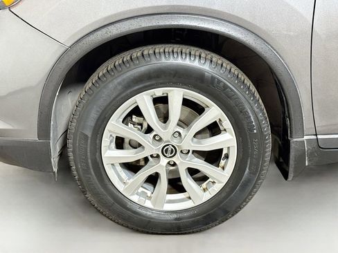 Used 2019 Nissan Rogue SV FWD image 28