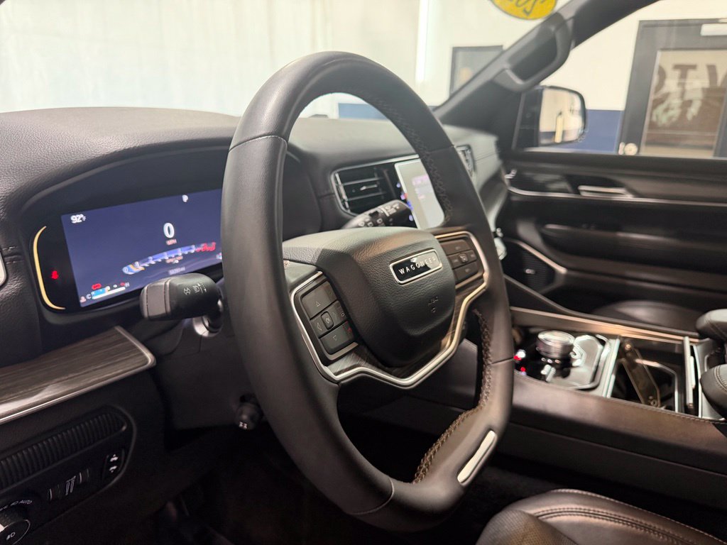 Used 2024 Jeep Wagoneer Series II AWD/4WD image 18