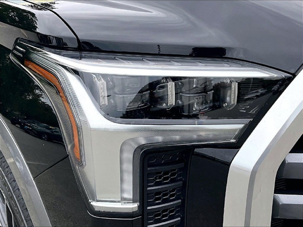 Used 2024 Toyota Tundra Limited AWD/4WD image 34