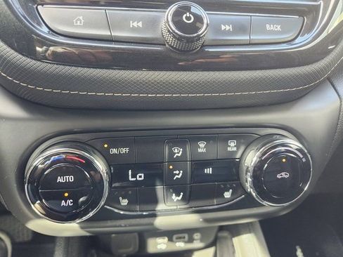 Used 2022 Chevrolet TrailBlazer ACTIV w/ Technology Package image 21
