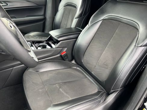 Used 2023 Jeep Grand Cherokee Altitude image 10